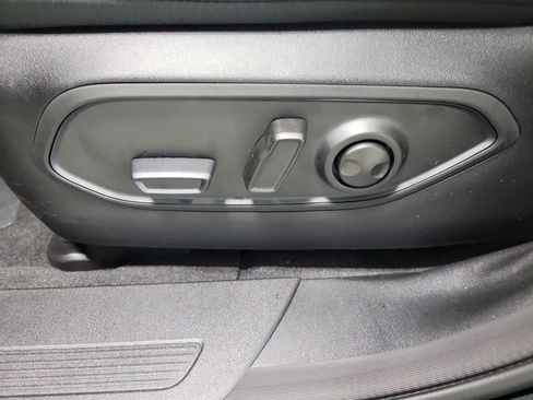 New 2026 Jeep Cherokee Limited image 12