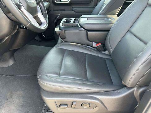 Used 2026 GMC Sierra 1500 SLT AWD/4WD image 17