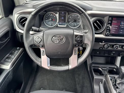 Used 2022 Toyota Tacoma SR5 RWD image 14