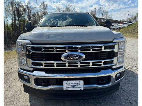 New 2026 Ford F250 XLT w/ FX4 Off-Road Package image 2