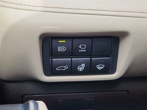 Used 2022 Toyota Highlander Platinum image 18