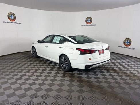 Used 2025 Nissan Altima 2.5 SV FWD image 9