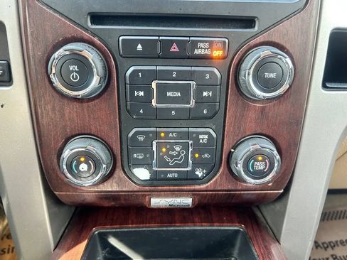 Used 2014 Ford F150 King Ranch w/ King Ranch Luxury Package RWD image 22