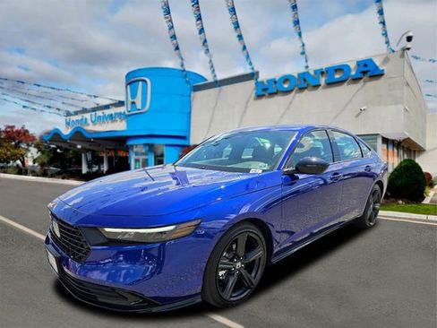 Used 2025 Honda Accord Sport image 1