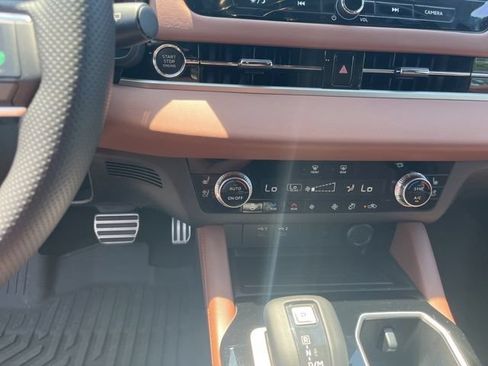 Used 2025 Mitsubishi Outlander SEL FWD image 15