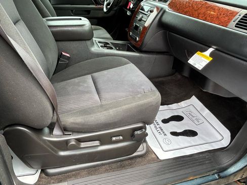 Used 2010 Chevrolet Avalanche LS w/ Interior Plus Package AWD/4WD image 20