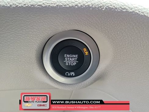 Used 2024 Chrysler Pacifica Touring-L FWD image 28