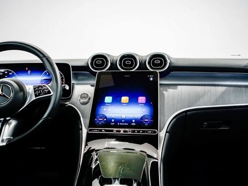 Used 2025 Mercedes-Benz GLC 300 image 13