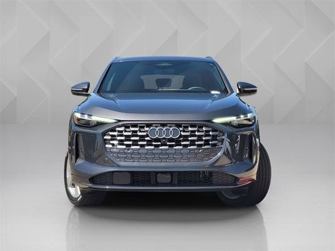 Used 2025 Audi Q5 Premium Plus w/ Premium Plus image 3