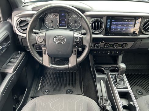 Used 2019 Toyota Tacoma TRD Off-Road w/ Technology Package AWD/4WD image 34