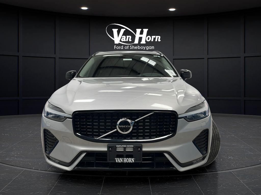 Used 2024 Volvo XC60 B5 Plus w/ Protection Package Premier AWD/4WD image 2