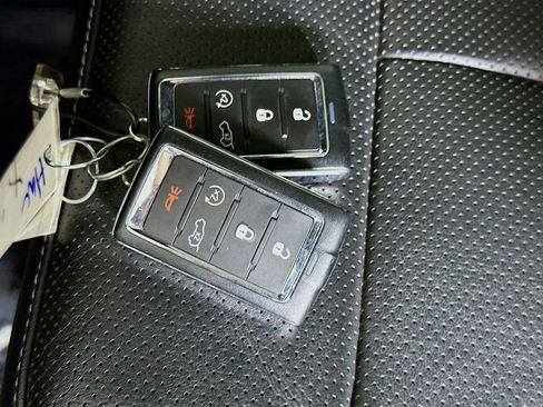 Used 2023 Jeep Grand Cherokee Overland image 37