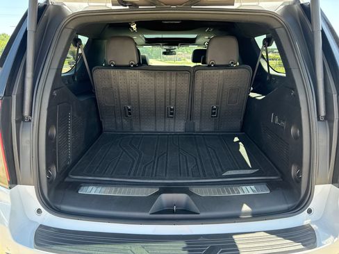 Used 2023 Chevrolet Suburban RST w/ Luxury Package RWD image 25