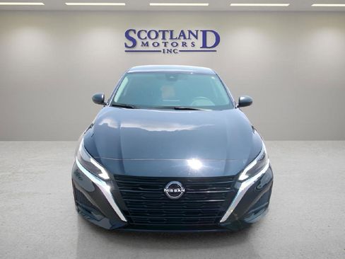 Used 2024 Nissan Altima 2.5 SV FWD image 3