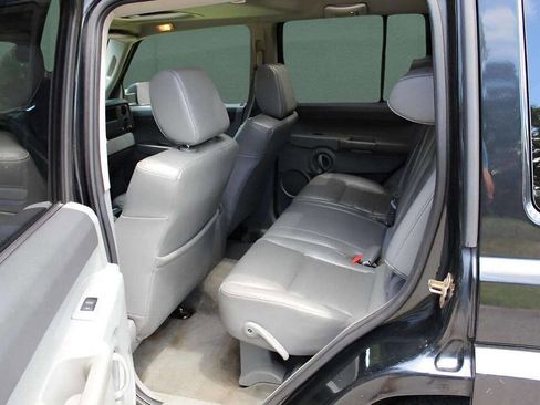 Used 2006 Jeep Commander 4WD image 17