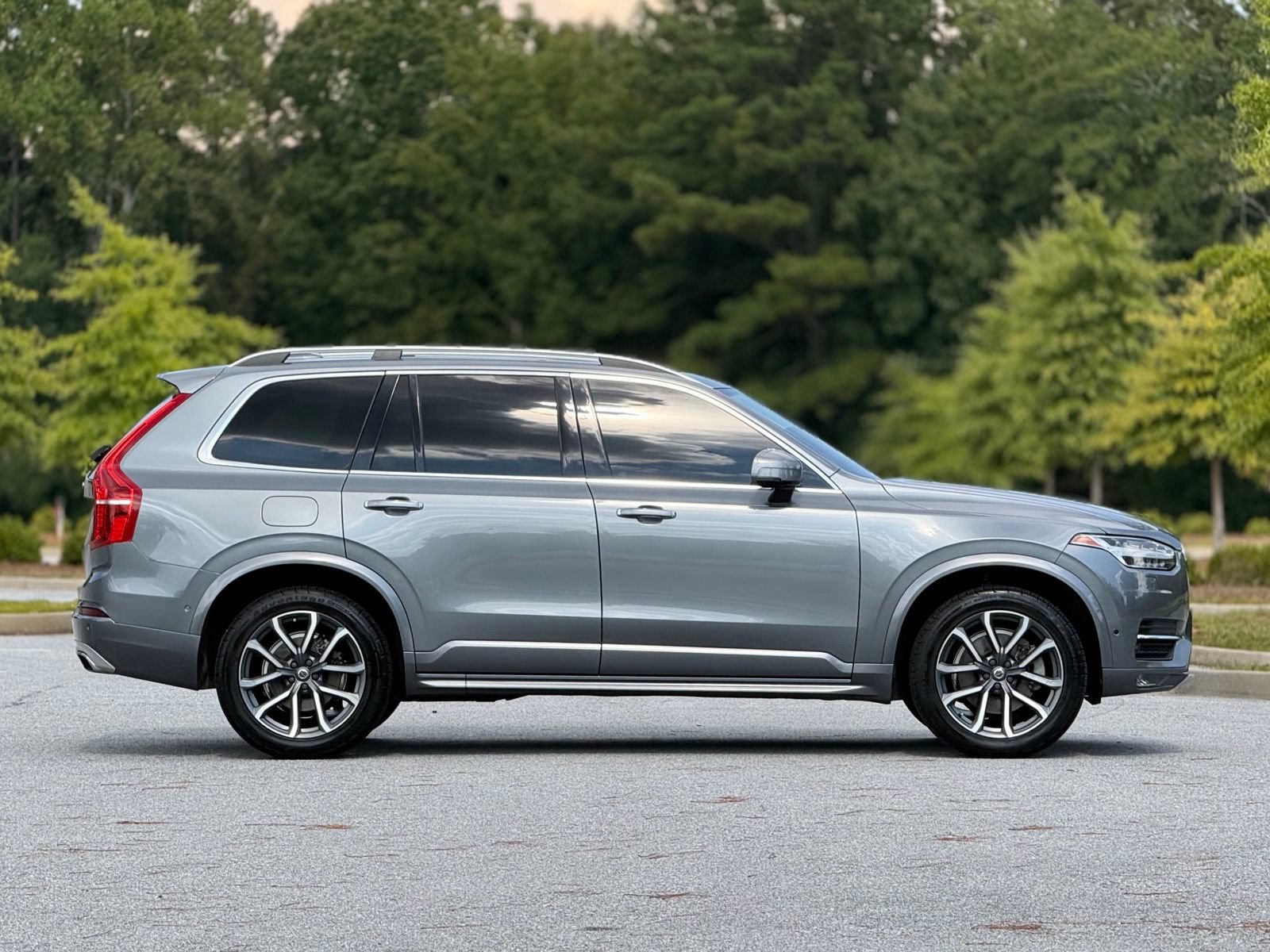 Used 2019 Volvo XC90 T6 Momentum w/ Advanced Package AWD/4WD image 12
