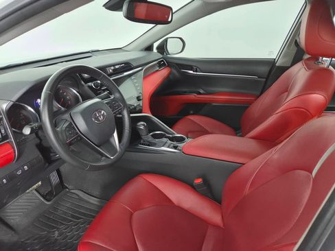 Used 2020 Toyota Camry XSE FWD image 15
