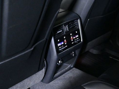 Certified 2022 Porsche Cayenne Turbo S AWD/4WD image 20