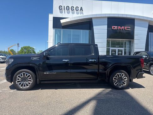 Used 2023 GMC Sierra 1500 Denali Ultimate AWD/4WD image 3
