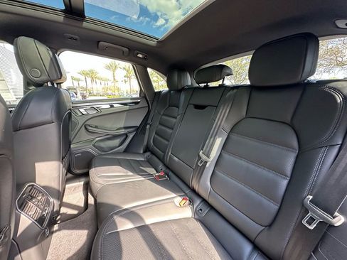 Used 2026 Porsche Macan image 37