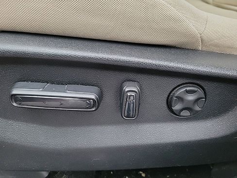 Used 2019 Honda CR-V EX image 8