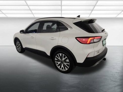 Certified 2022 Ford Escape Titanium w/ Class II Trailer Tow Package image 7