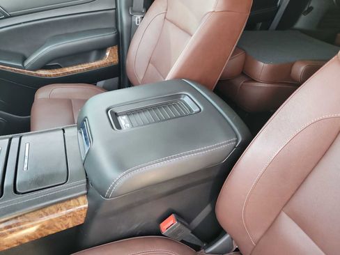 Used 2020 Chevrolet Tahoe Premier w/ Premier Plus Edition image 16