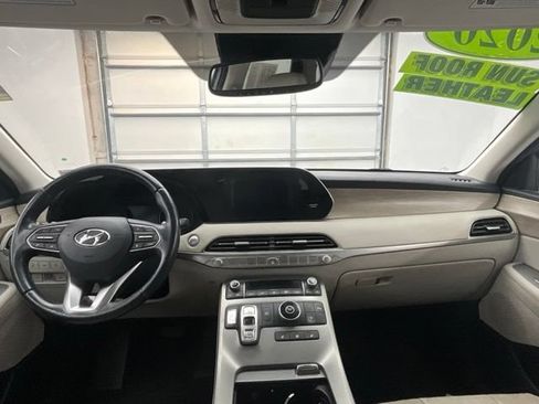 Used 2020 Hyundai Palisade SEL w/ Premium Package FWD image 4