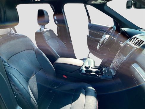 Used 2018 Ford Explorer Sport w/ Equipment Group 401A image 31