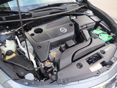Used 2015 Nissan Altima 2.5 SV FWD image 35