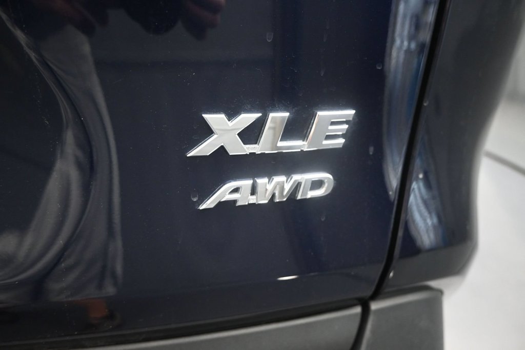 Used 2025 Toyota RAV4 XLE AWD/4WD image 11
