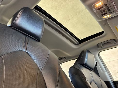 Used 2021 Toyota Highlander Limited image 18
