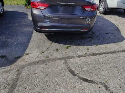 Used 2015 Chrysler 200 Limited w/ Convenience Group FWD image 6