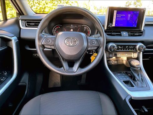 Used 2025 Toyota RAV4 LE image 5