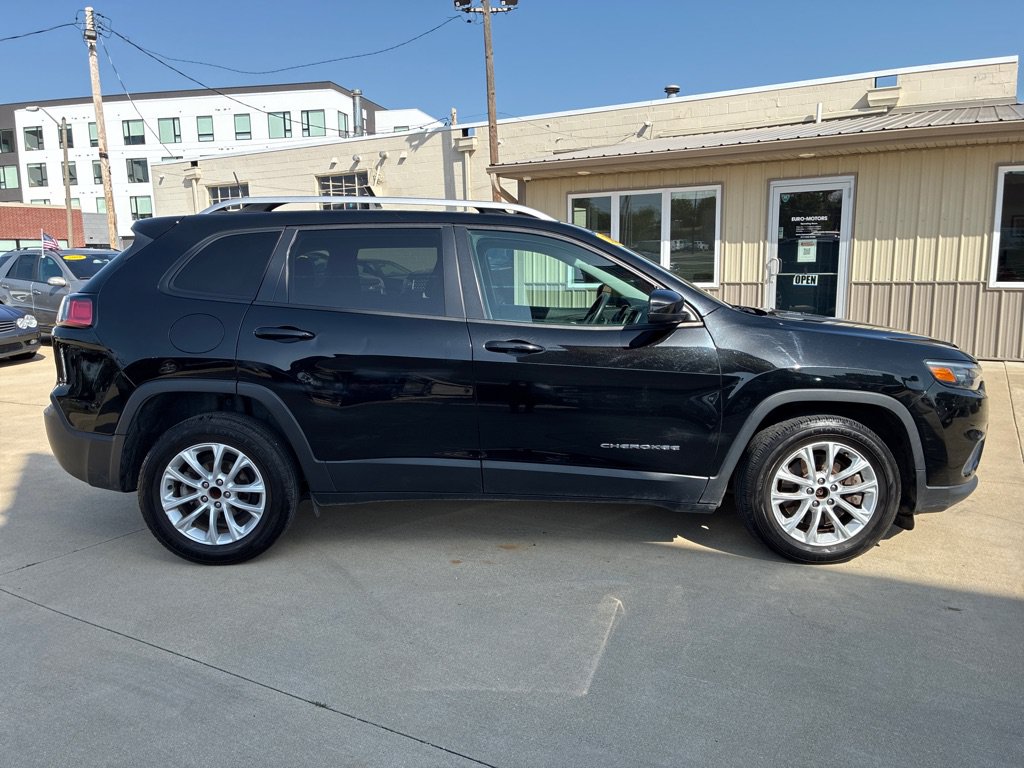 Used 2020 Jeep Cherokee Latitude w/ Mobile Office Group FWD image 4
