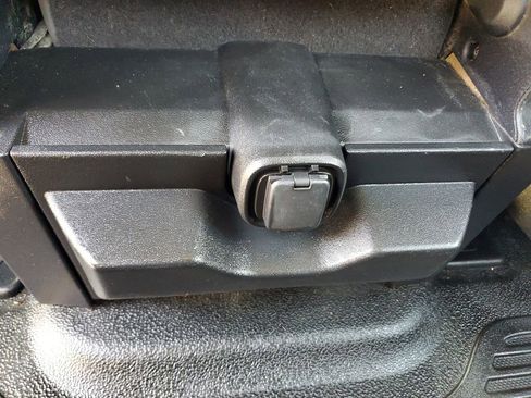 Used 2020 Ford F250 XL w/ Power Equipment Group image 9