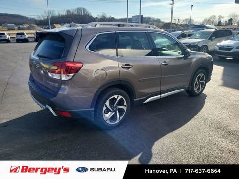 Used 2022 Subaru Forester Touring image 5
