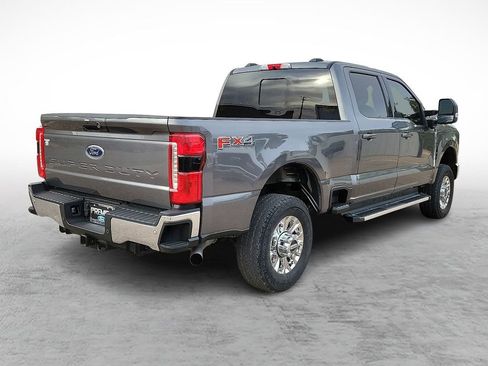 Used 2023 Ford F250 Lariat w/ FX4 Off-Road Package AWD/4WD image 11