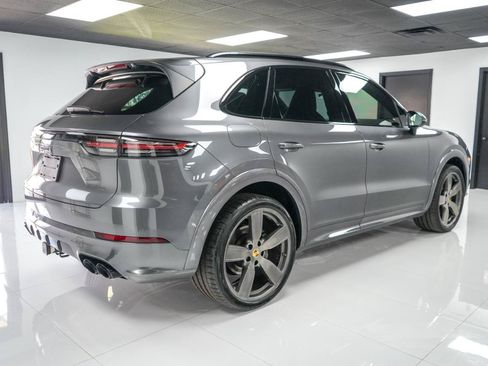 Used 2019 Porsche Cayenne S AWD/4WD image 5