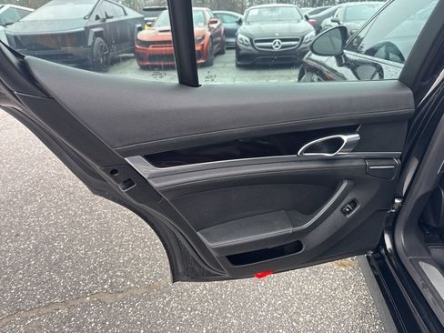 Used 2014 Porsche Panamera 4 image 27