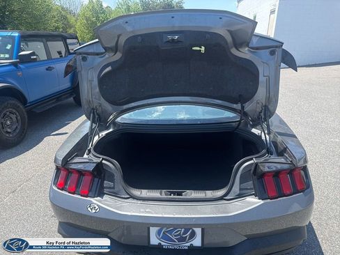 Used 2025 Ford Mustang GT Premium RWD image 16