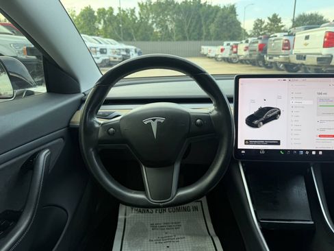 Used 2018 Tesla Model 3 Long Range RWD image 22