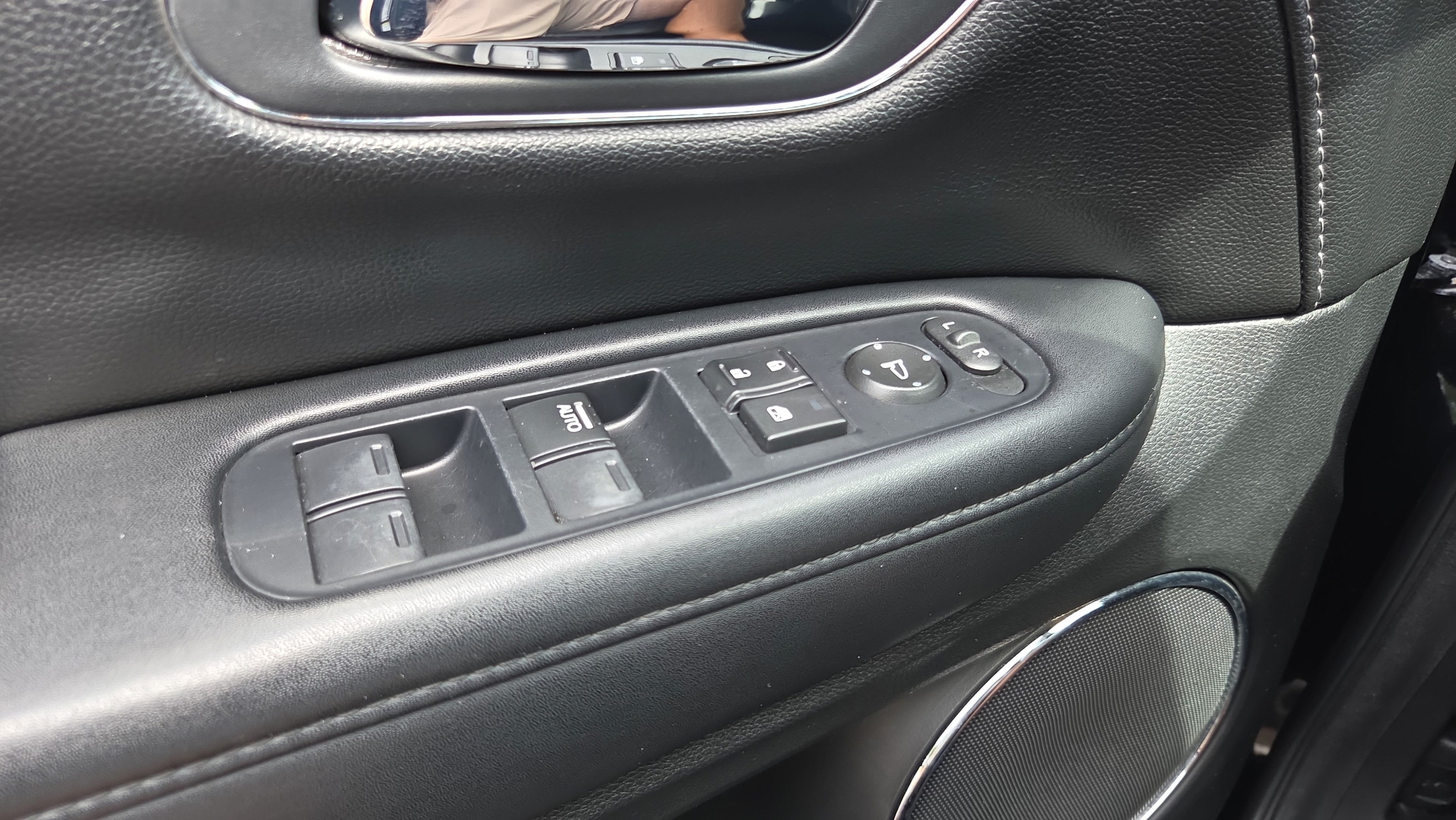 Used 2016 Honda HR-V EX-L image 24
