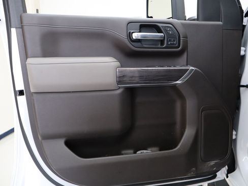 Used 2022 Chevrolet Silverado 2500 LTZ w/ LTZ Texas Edition image 12