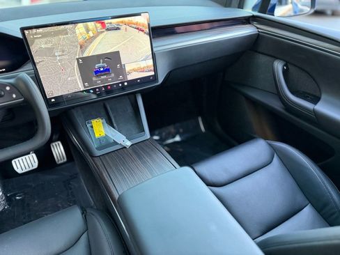 Used 2022 Tesla Model X image 44