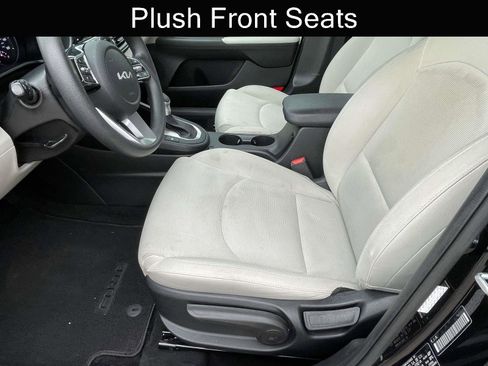 Used 2022 Kia Forte LXS w/ LXS Technology Package FWD image 12