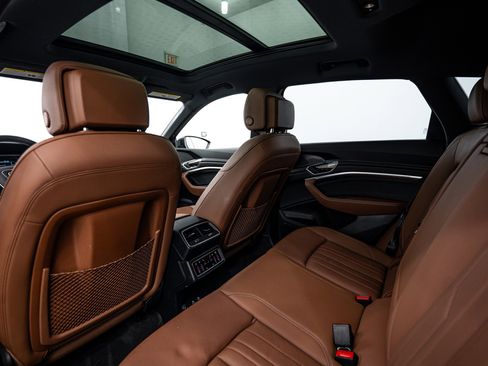 Certified 2024 Audi Q8 e-tron Premium Plus image 20