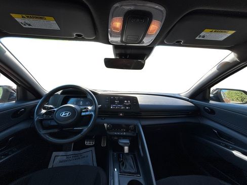 Certified 2025 Hyundai Elantra Sport image 16