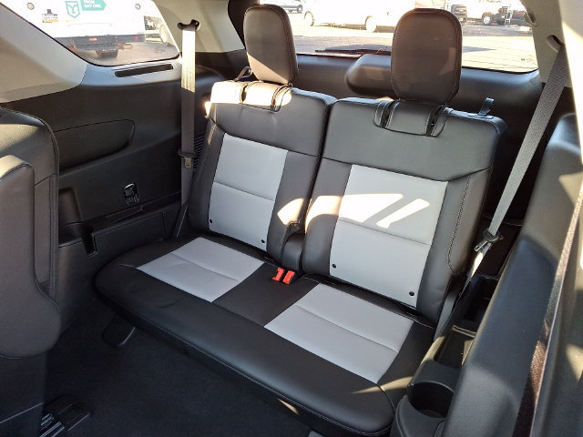 Used 2023 Ford Explorer XLT w/ Equipment Group 202A AWD/4WD image 14