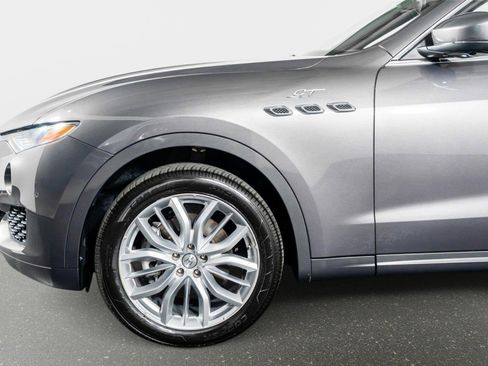 Used 2022 Maserati Levante GT AWD/4WD image 11